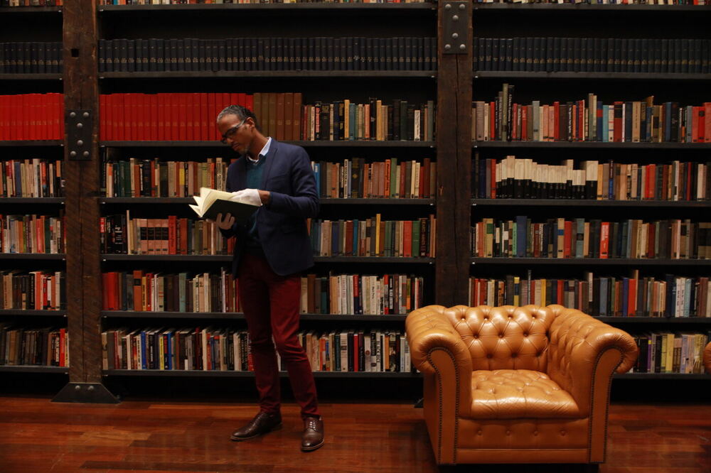 Keïta Stephenson, bibliothèque